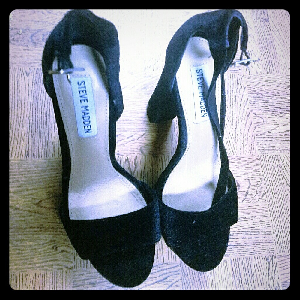 Steve Madden velvet open toe shoes